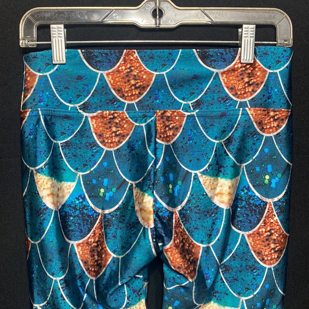 Lotus Mermaid Leggings - Picture 6 of 11
